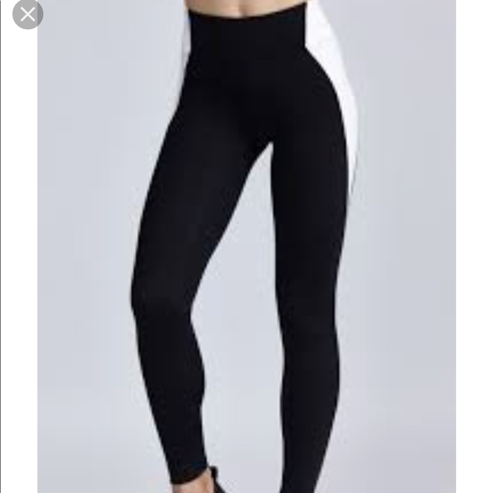 Monday active tash leggings size small